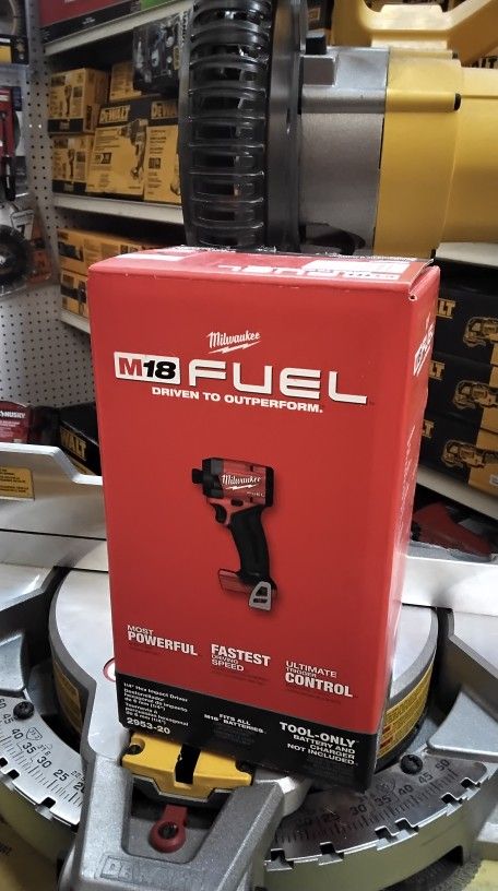 MILWAUKEE M18 FUEL 1/4" HEX IMPACT DRIVER (TOOL ONLY)