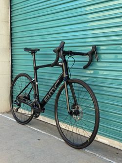 2023 BMC Road Machine Di2 Carbon size 56