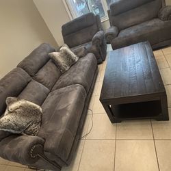 Recliner Set (4 Recliners) 