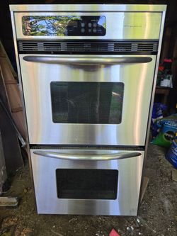 Frigidaire Professional 27" Stainless Double Oven - $250 FIRM (Must Haul)