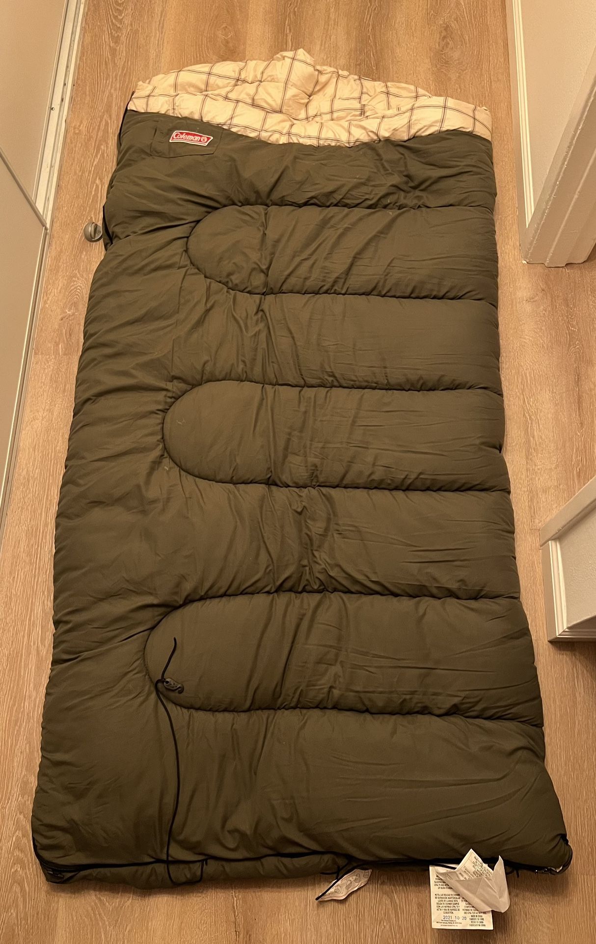 Coleman Juneau 15-Degree Semi-Rectangular Big and Tall Sleeping Bag