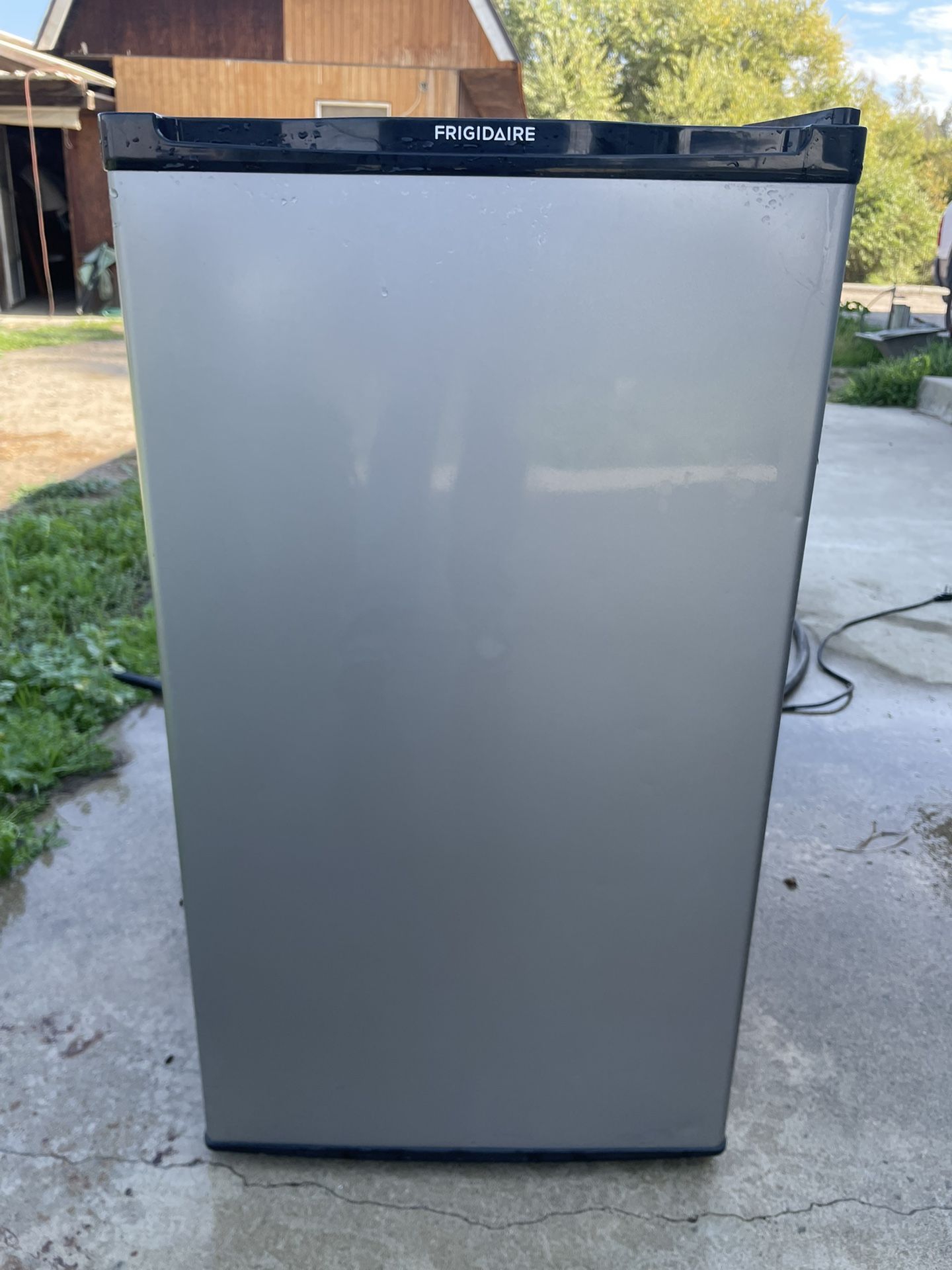 Frigidaire Mini Fridge And Freezer