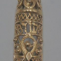 14kt yellow gold pendant 3.5 grams Mezuzah mint condition.873574-2.
