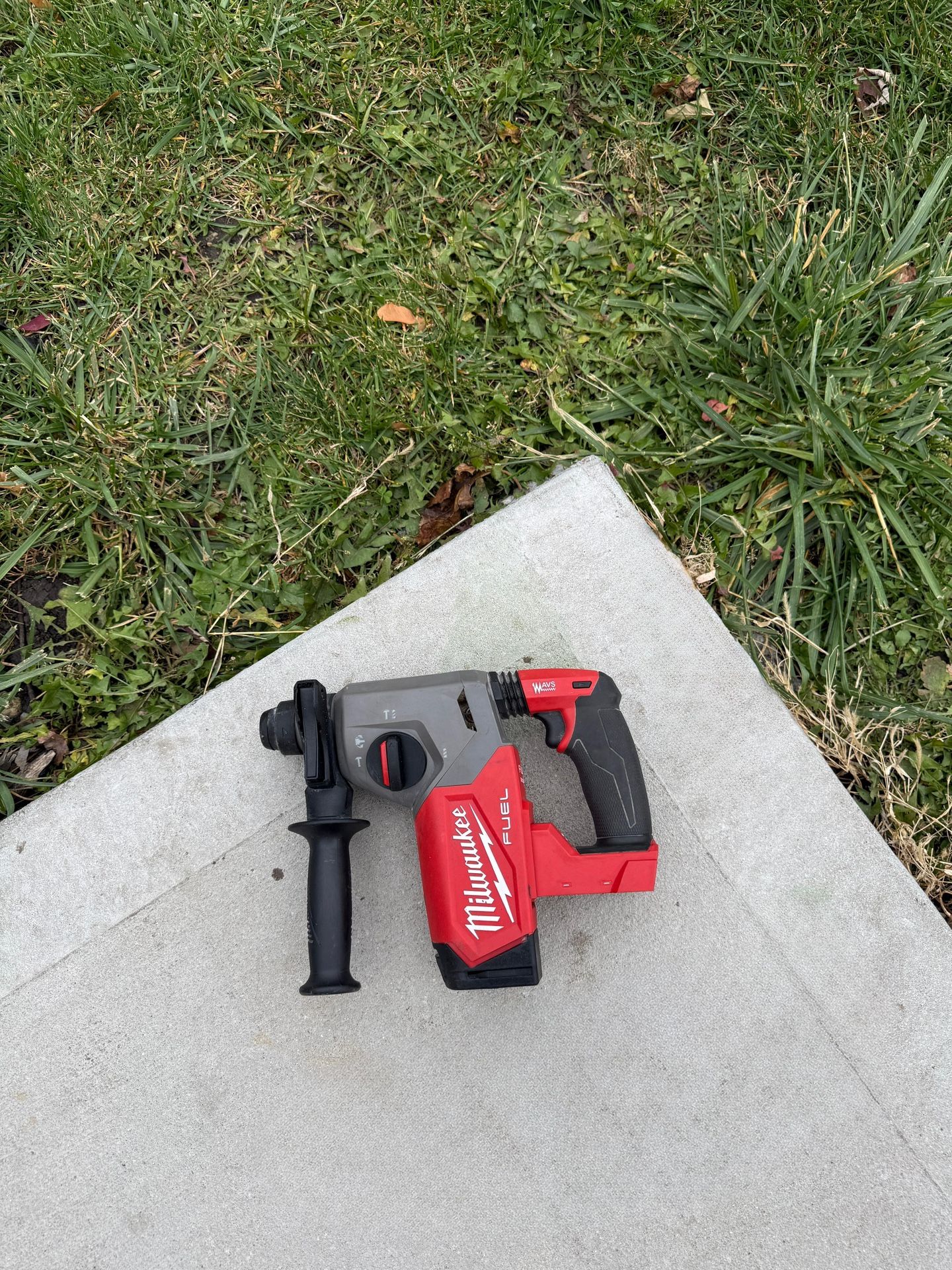 M18 FUEL 18V Lithium-Ion Brushless Cordless 1 in. SDS-Plus Rotary Hammer (Tool-Only)