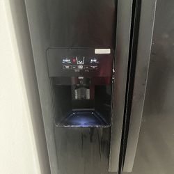 Icebox With Ice Maker And Stove With Microwave Used Like New 