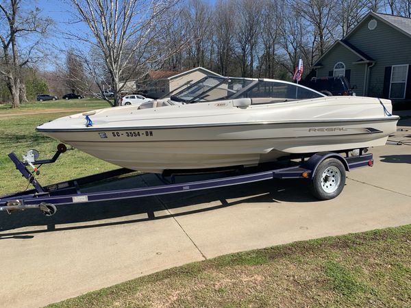 Regal 1800 lsr ski boat