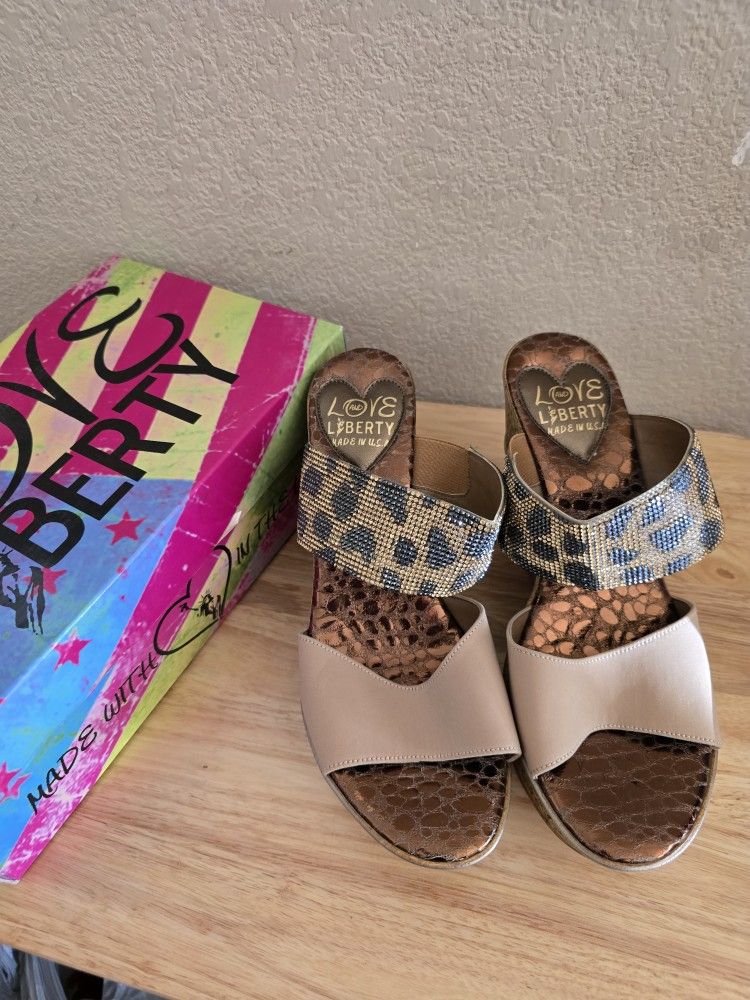 Love & Liberty Wedge Shoes Size 9/ 40