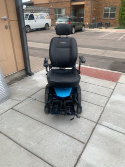 Jazzy 613 Motorized wheelchair