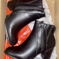 Andrea Boots