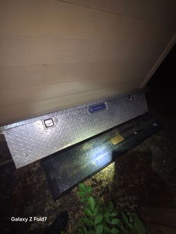 Truck toolbox