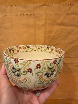4 pc set of dishes. 6 complete sets