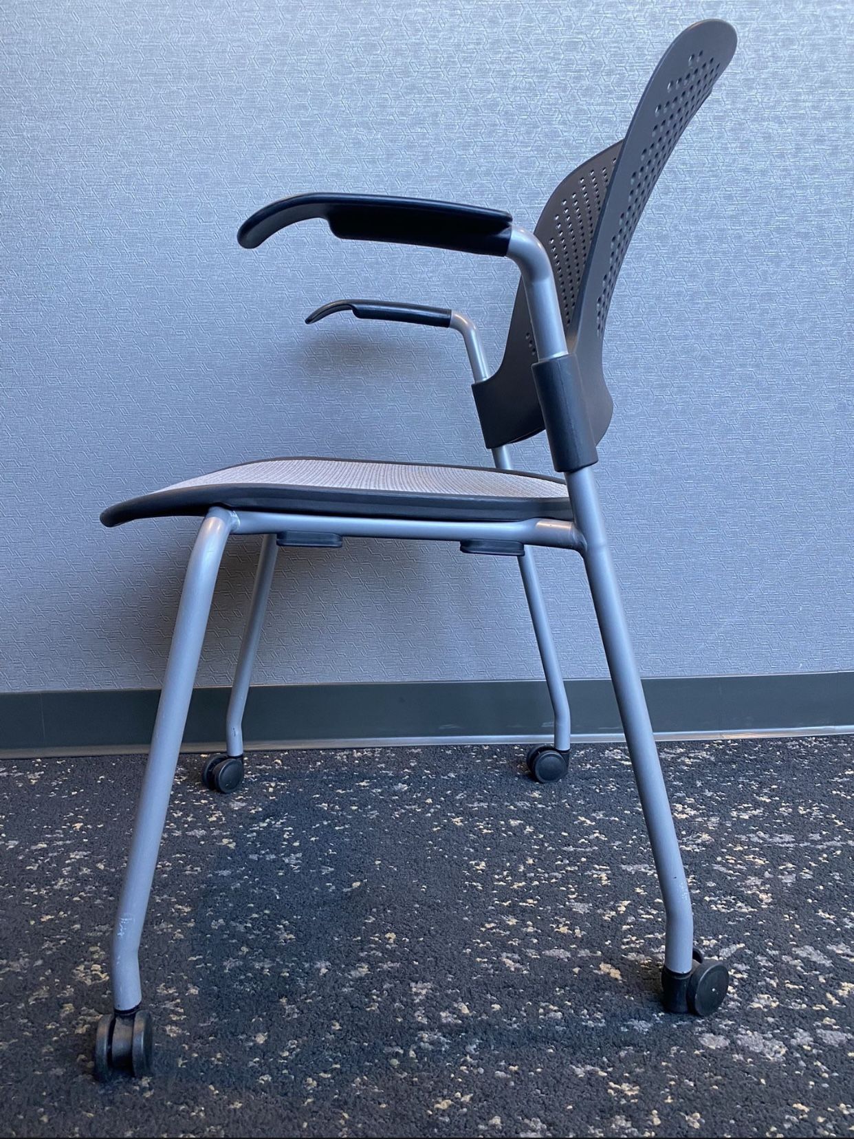 Herman Miller Caper Stacking Guest Chairs/lobby Chairs/office Chairs Material handling