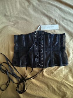NEW WITH TAGS  Black CORSET waist trainer    L