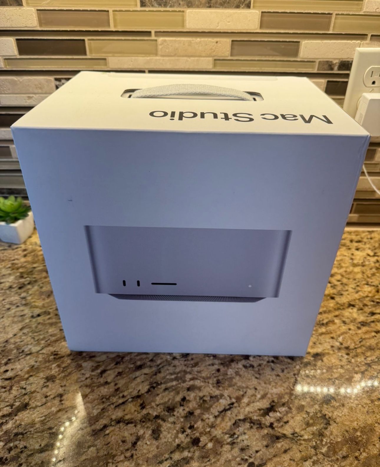 Mac Studio Apple M4 Max 16-core CPU 40-core GPU 48GB Ram 4TB SSD NEW