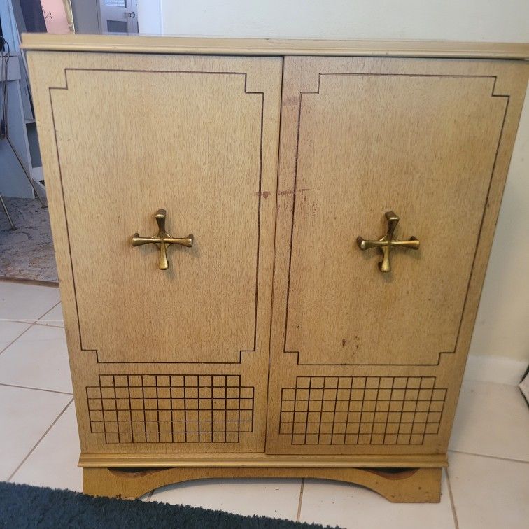 Mid Century locking bar cabinet 