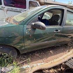 2001 ford focus part out cheap !