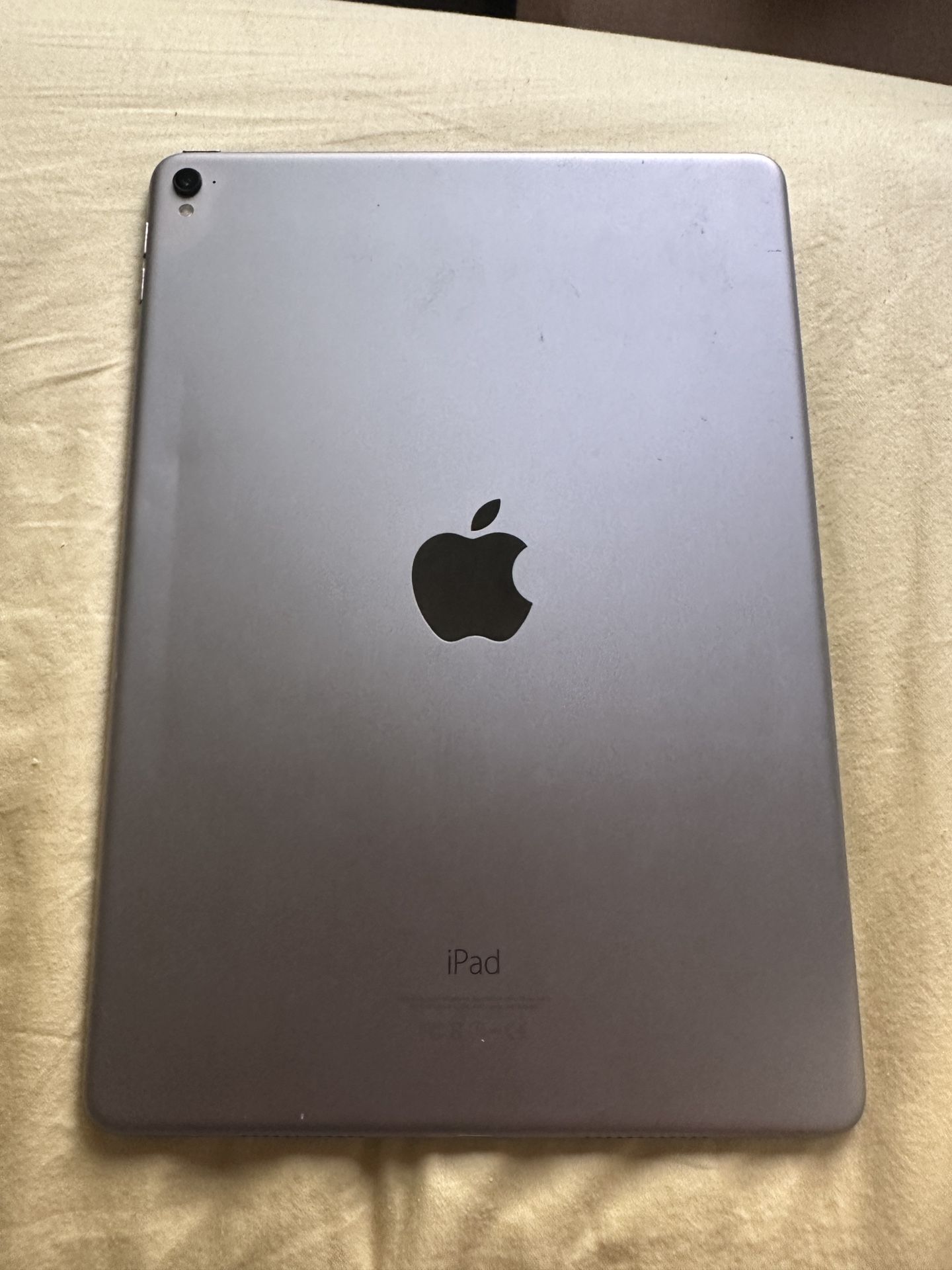 FOR PARTS 2016 iPad Pro 9.7 inch 128GB Wi-Fi Space Gray Model A1673