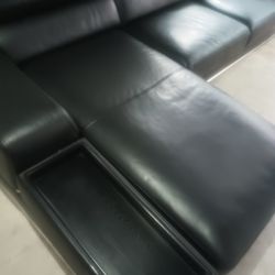 SECTIONAL GENUINE LEATHER MODANY IN L SHAPPE ... DELIVERY SERVICE AVAILABLE 🚚⚡🚚