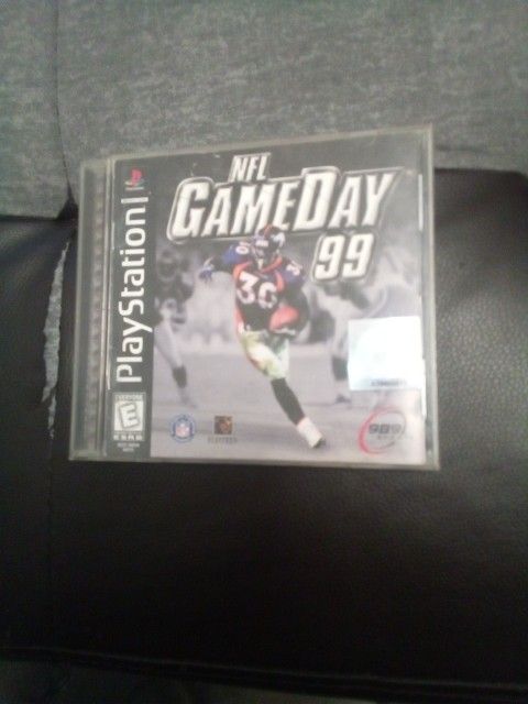 NFL GameDay 99 Ps1