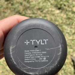 TYLT All-in-One 17oz Stainless Steel Water Bottle & 5700 MAH Portable Power Bank, Dishwasher Safe, Black