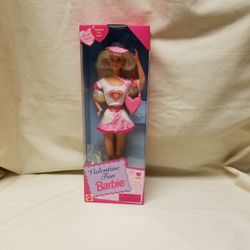 Valentine Fun Barbie 1996