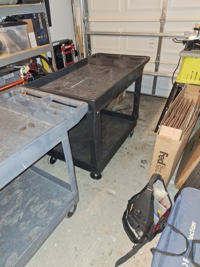 Rubbermaid Utility Carts