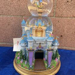 Tinker Bell Doble Snow Globe Castle