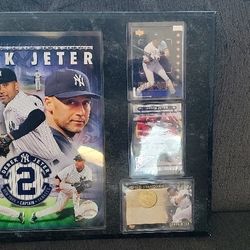 DEREK JETER NYY Final season 2014 plaque with 2 baseball cards

