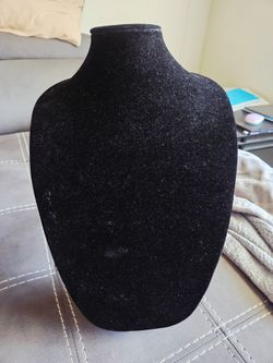 Black velvet necklace display
