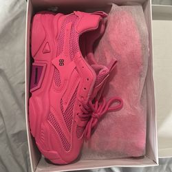 Women fuschia sneakers 8 1/2