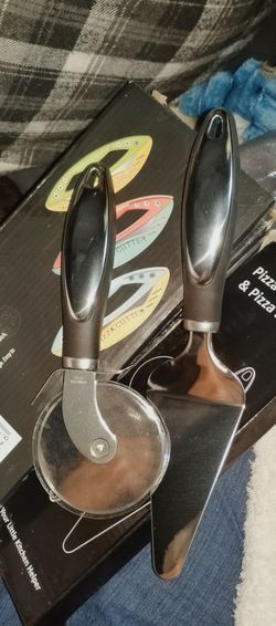 Brand New Pizza Cutter & Pizza Shovel