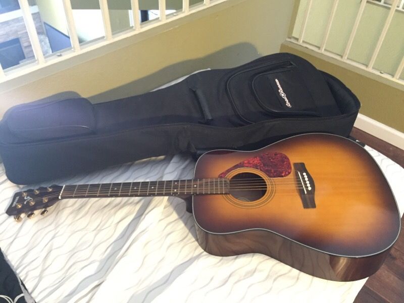 Yamaha F335 TBS and Road Runner Guitar Bag