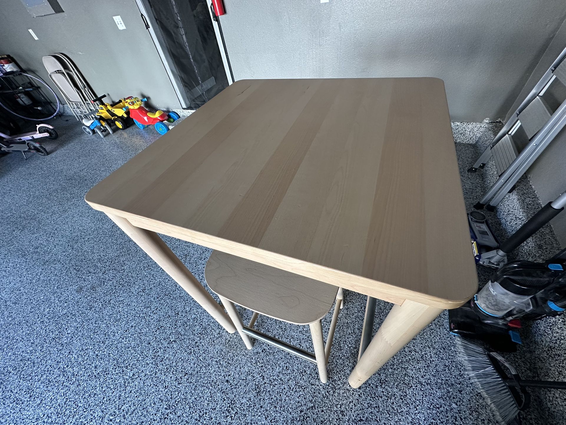 Dinning Table