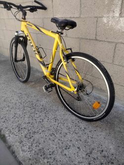 Yellow Trek 4900 MT BIKE