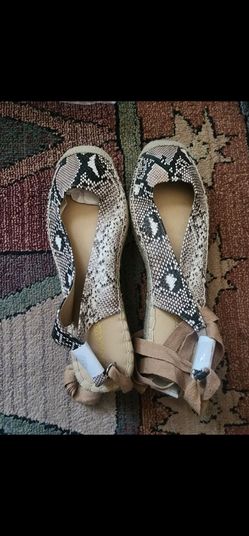 Sandal shoes