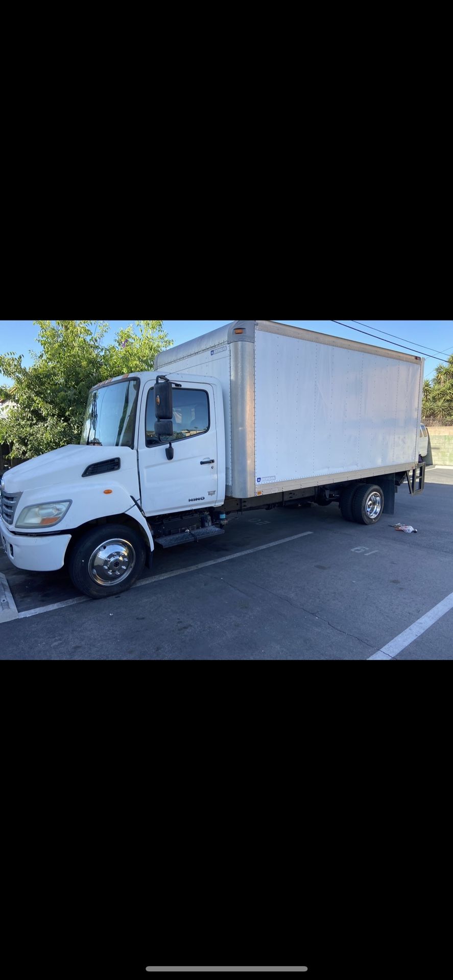 2010 Hino 185