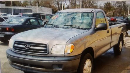 2002 Toyota Tundra Base 2dr Standard Cab 2WD LB