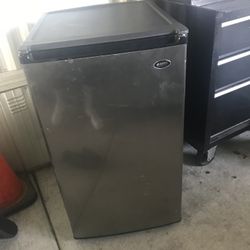 Sanyo Mini Fridge 