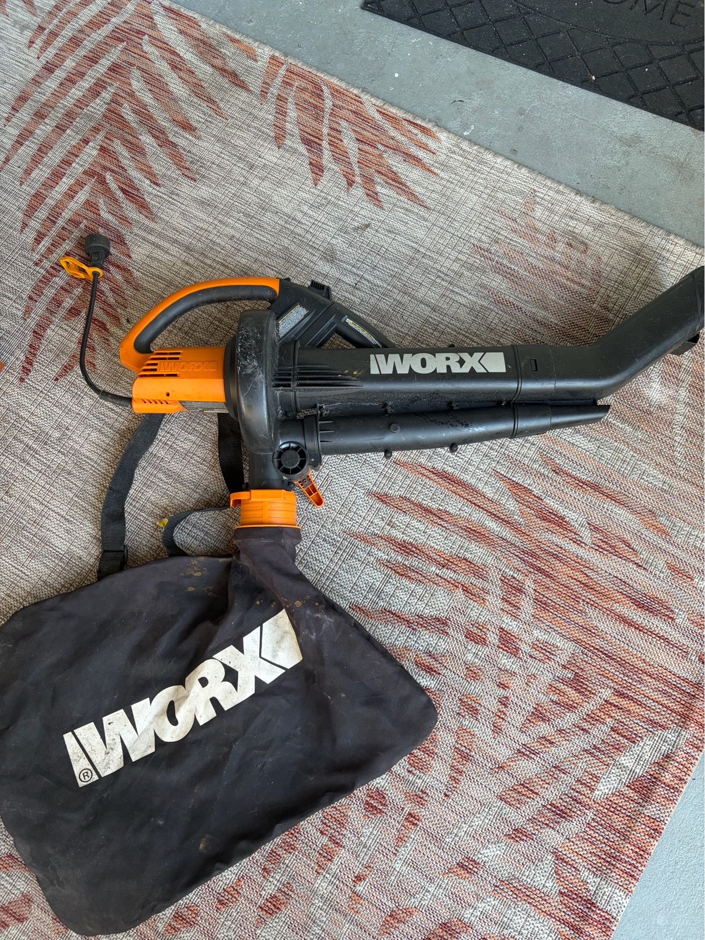 iWorks leaf blower