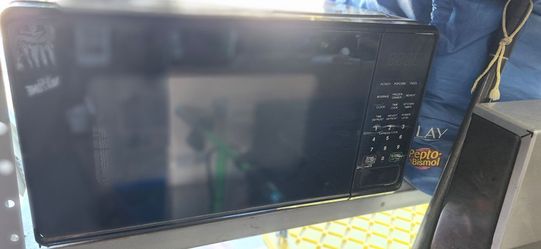 Walmart 700w microwave very clean