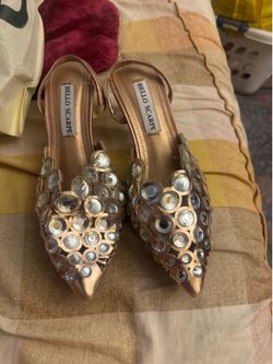 New shoes size 7 and 7.5 38$ Eavh