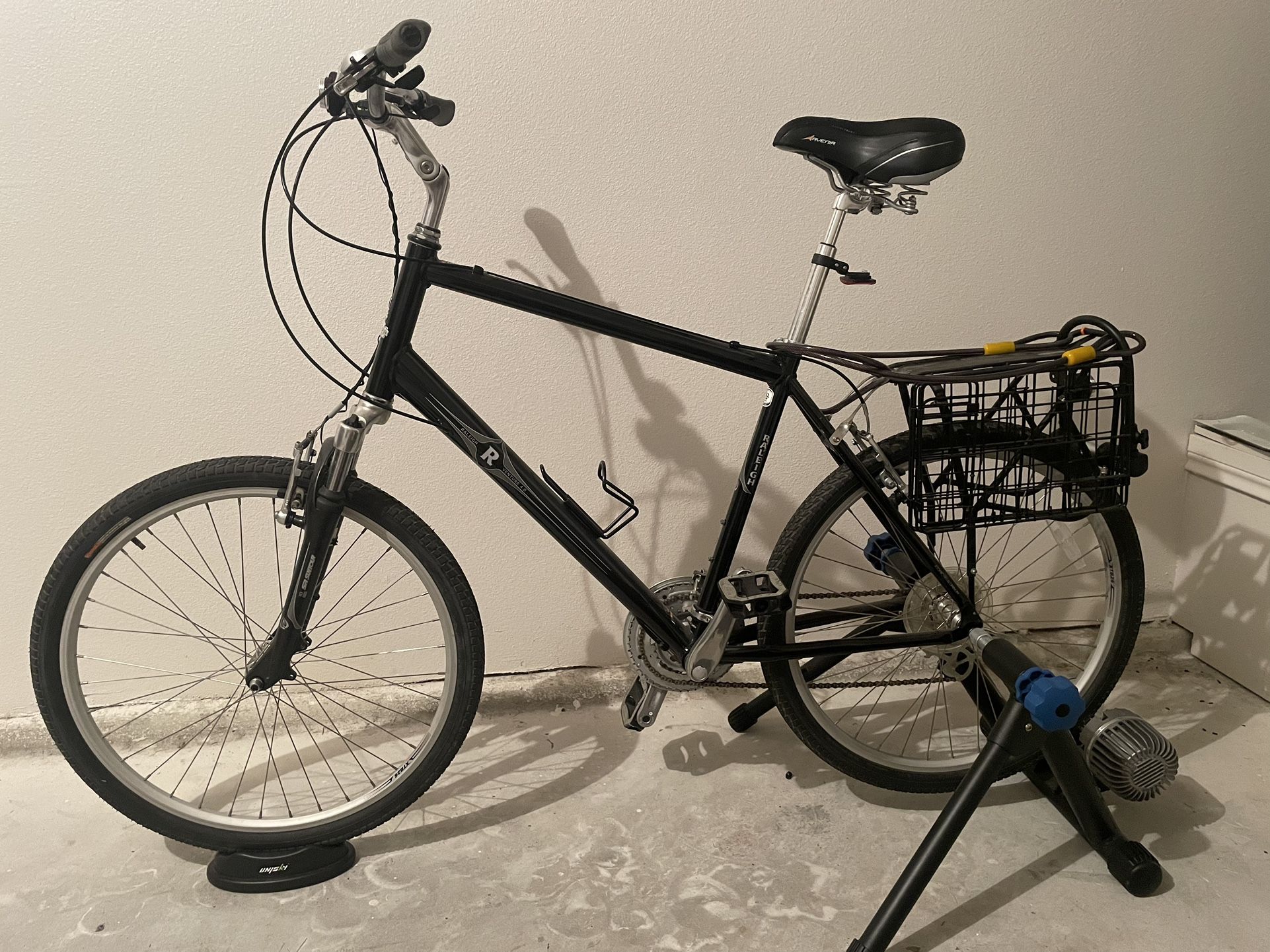 Raleigh XL 8 Speed Hybrid Bicycle 
