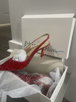 Betsey Johnson Mya Pump ( Brand New Never Worn) 