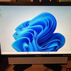 19” Dell VGA/DVI Monitor With Speaker Bar. Yes, It’s Available. 