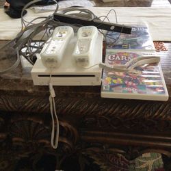 Nintendo Wii system two controllers two games works excellent perfect condition