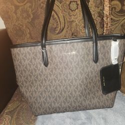$ 165 Michael Kors Tote Bag