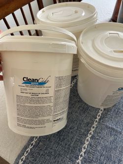 Cleaning wipes