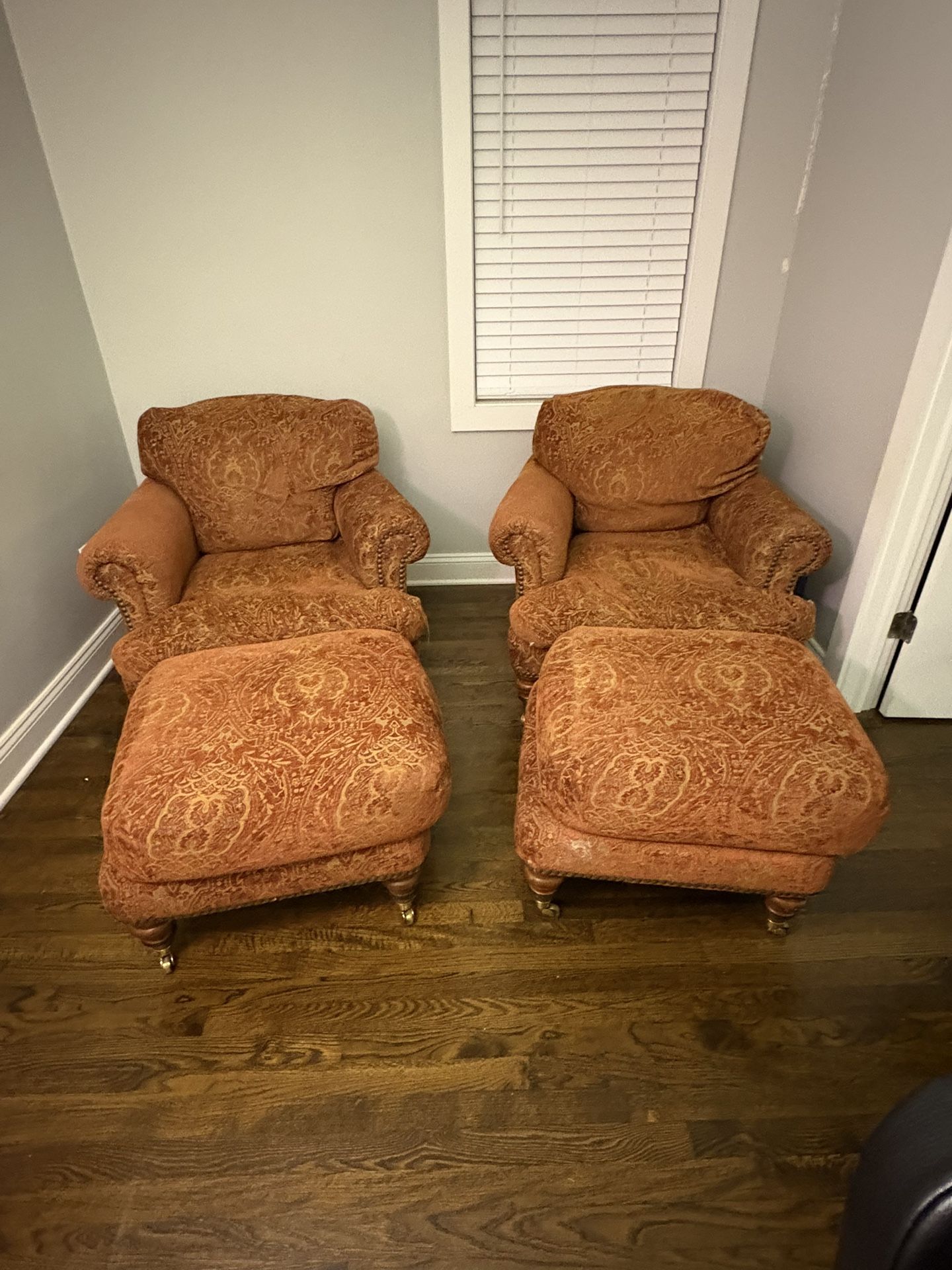 Free Accent Chairs With Ottomans