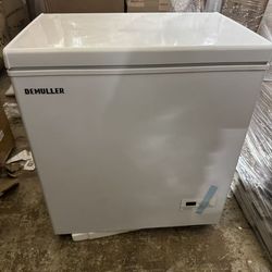 Large Capacity Chest Freezer Ultra-low Temp Compact Deep Freezers (Down to -11.2 ℉) with TWO Removable Baskets Accurate Display of Cabinet Temp Freest