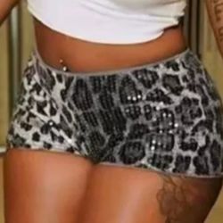 2 Piece Shirt And Shorts Size L